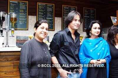 Darshan Shah, Aarif Khan, Madhu Neotia