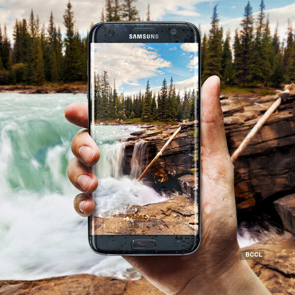 Samsung launches Galaxy S7, Galaxy S7 edge