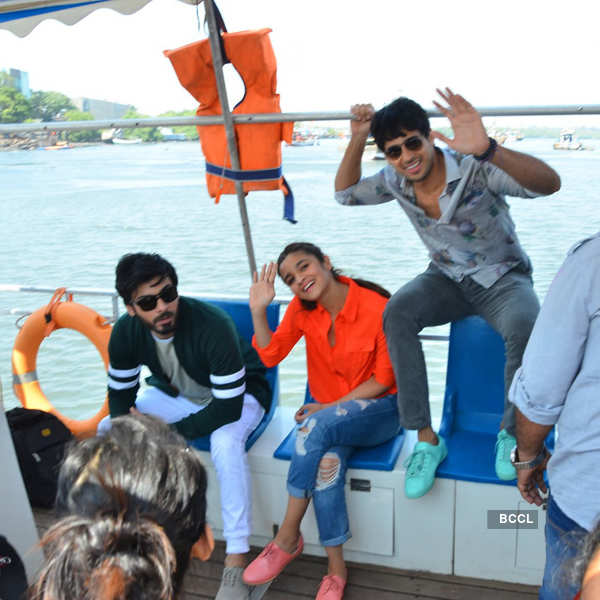 Fawad, Sidharth & Alia enjoy jetty ride