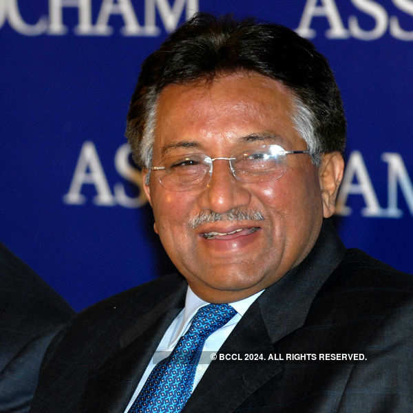 Court lifts travel ban on Musharraf