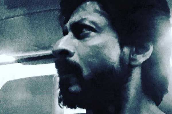 Shah Rukh Khan’s ‘oily, tanned, scruffy’ look from ‘Raees’