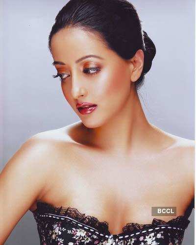 Raima Sen's Portfolio Pics