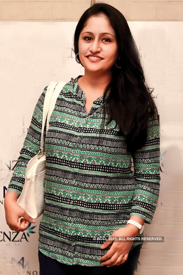 Socialites at jewellery launch