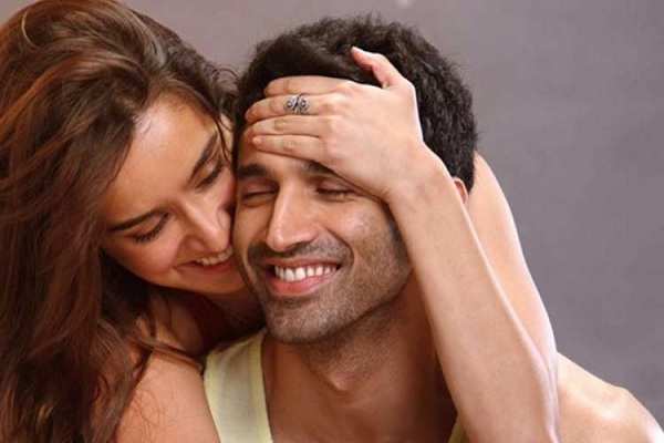 Shraddha Kapoor Aditya Roy Kapoor To Get Intimate For Ok Jaanu