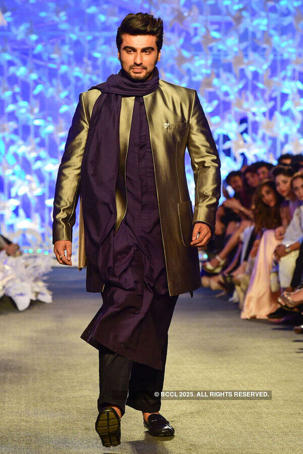 LFW '16: Manish Malhotra