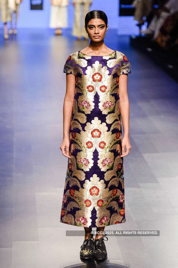 LFW '16 Day 1: Walking Hand in Hand