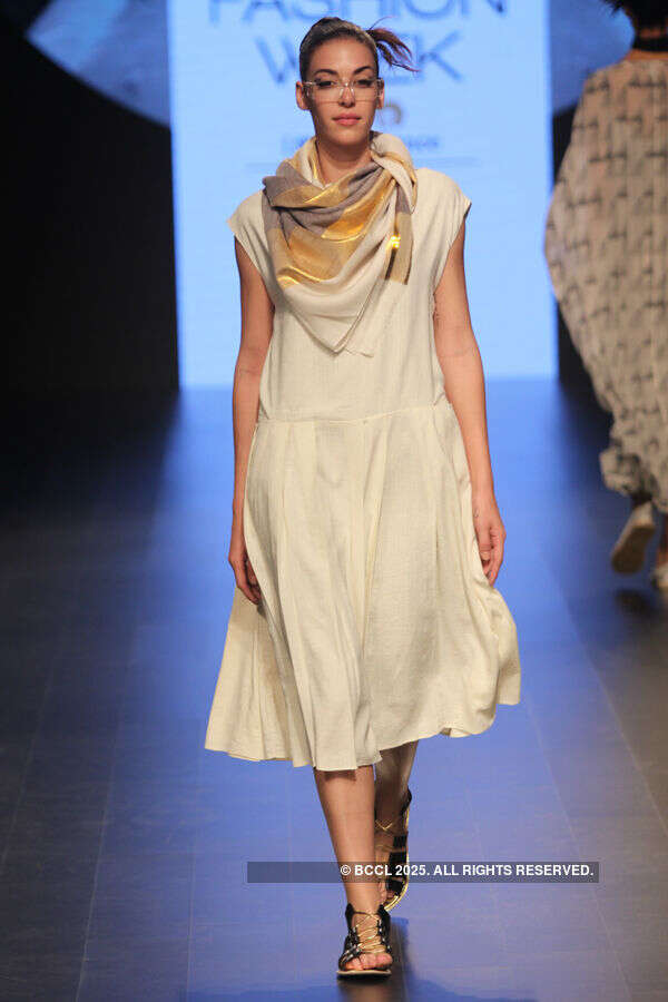 LFW '16 Day 2: Aish by #IndiaCollective