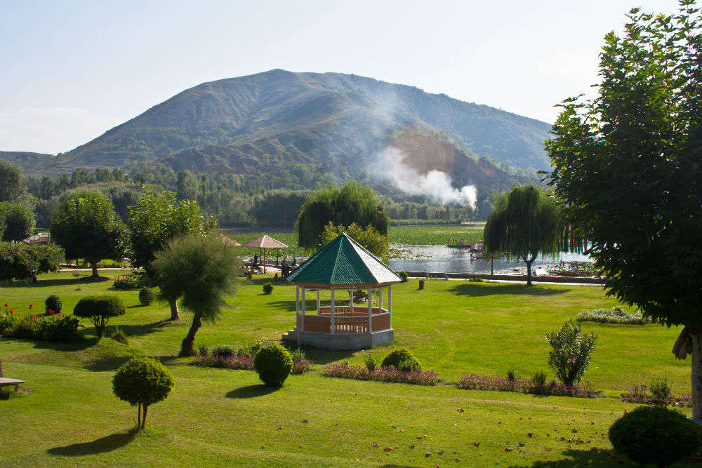 Manasbal Lake Srinagar Times Of India Travel