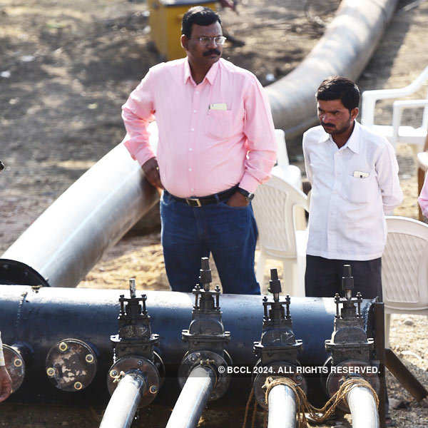 'Water train' reaches Latur, people rejoice