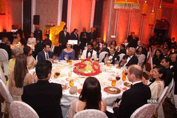 B'wood celebs @ charity gala