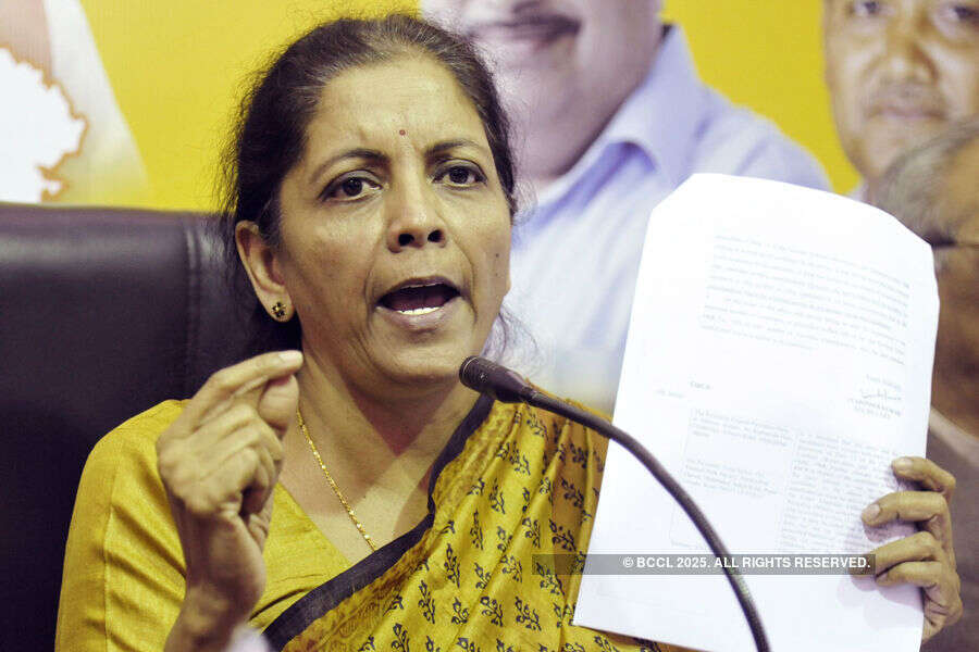 Congress tries to shield Gandhis from Ishrat fire