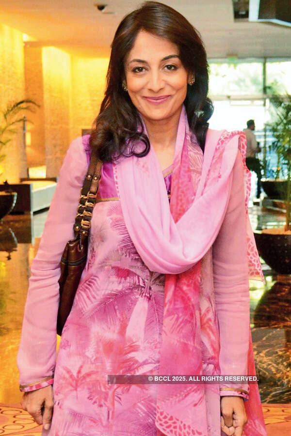 Socialites at talk event