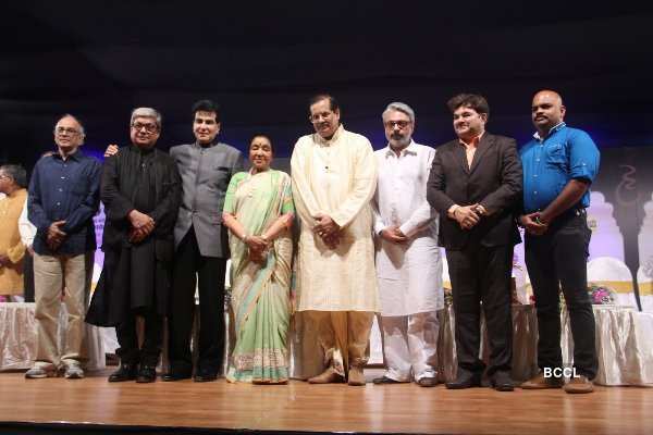 Master Dinanath Mangeshkar Awards '16