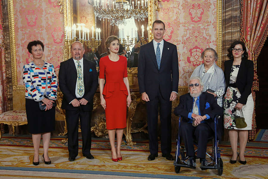 Spanish royals host lunch