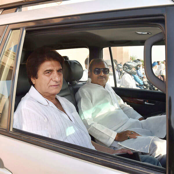 Mortal Remains Of Subrata Roy's Mother Consigned To Flames