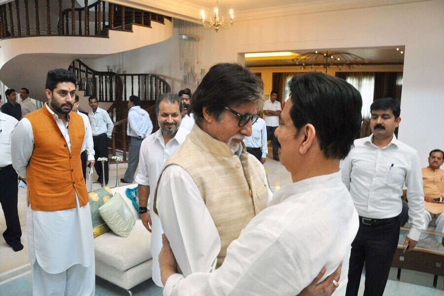 Mortal Remains Of Subrata Roy's Mother Consigned To Flames