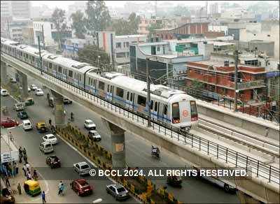 Delhi Metro enters Noida