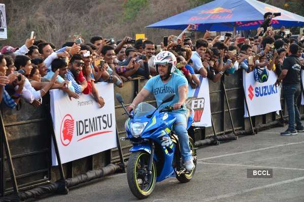 Salman Khan promotes Suzuki Gixxer