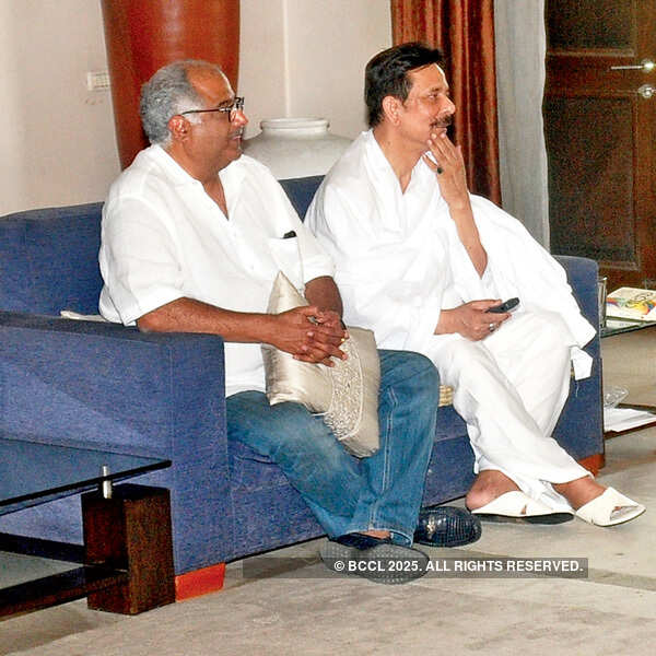 Celebs condole Subrata Roy&rsquo;s loss