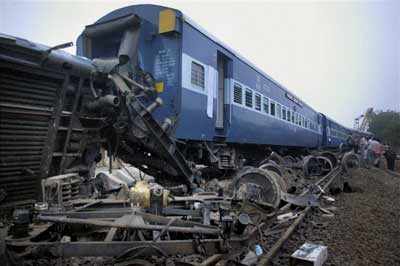Train derails near Jaipur