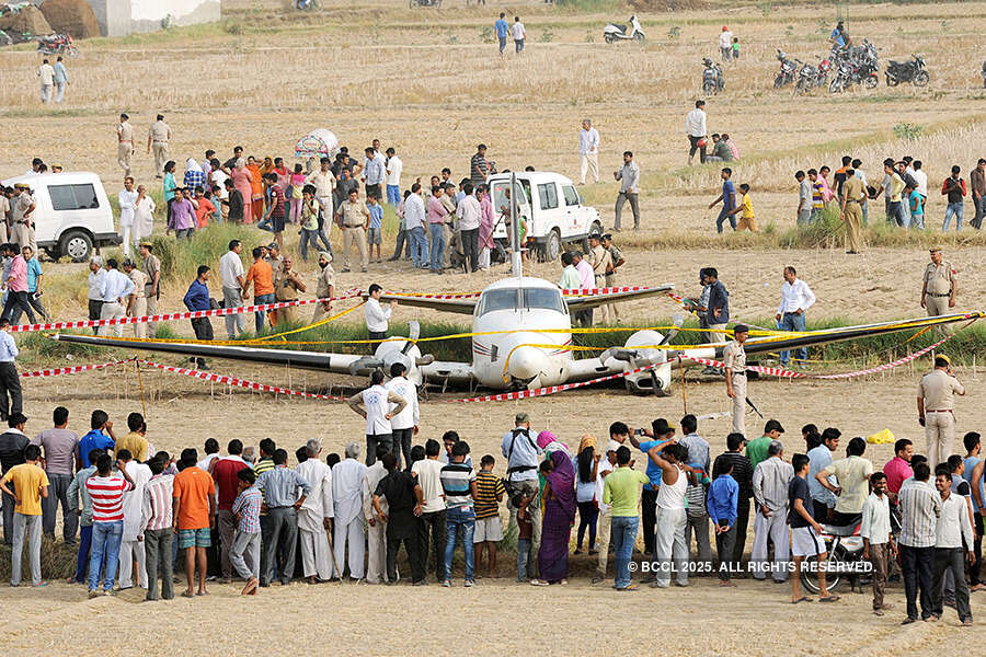 Air ambulance makes emergency landing