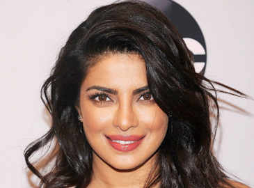 Priyanka works round the clock, says her Marathi film director | Hindi ...