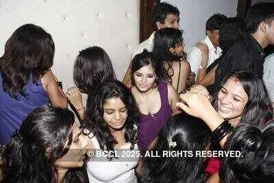 Underground, HHI party