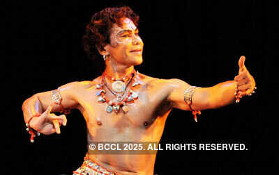 Ramli Ibrahim performing