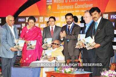 Yash Chopra, Ambika Soni, Kamal Haasan, Michael Andreen, Sarathkumar, M. Karunanidhi