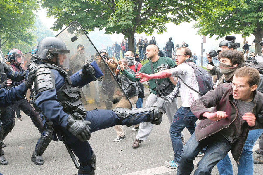 France labour clashes intensify