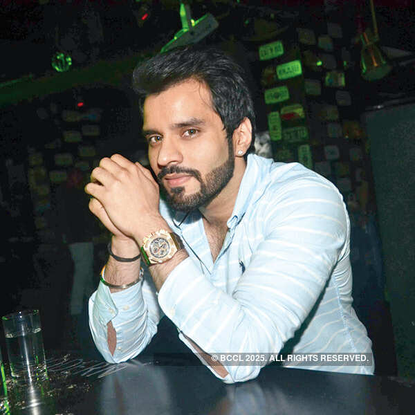 Jassi Sidhu performs live