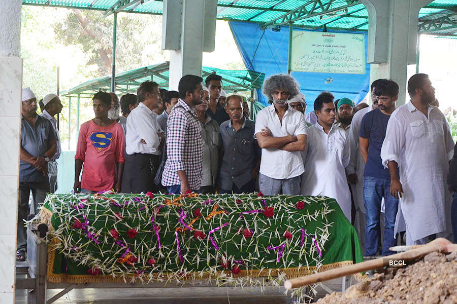 Razak Khan's funeral
