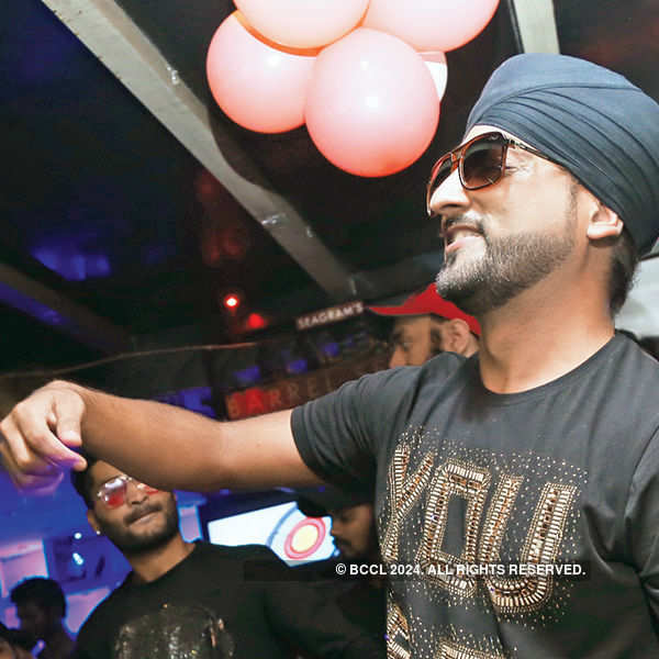 NS Chauhan performs at Club BnB Shooters