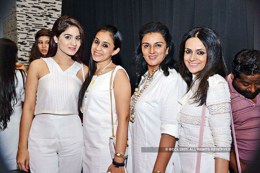 Party @ Connexions Bar