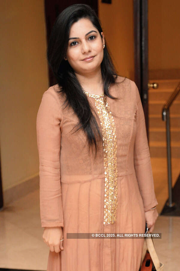 Bonding over high tea