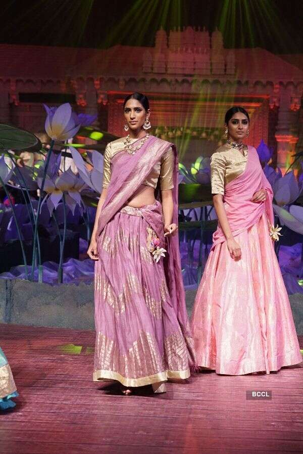 An Ode To Weaves and Weavers' Fashion Show