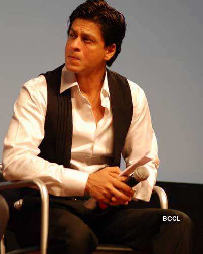 SRK inaugurates Photo Exhibition 