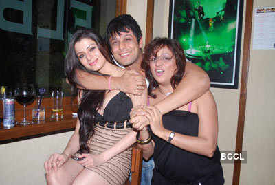 Kainaat's b'day bash