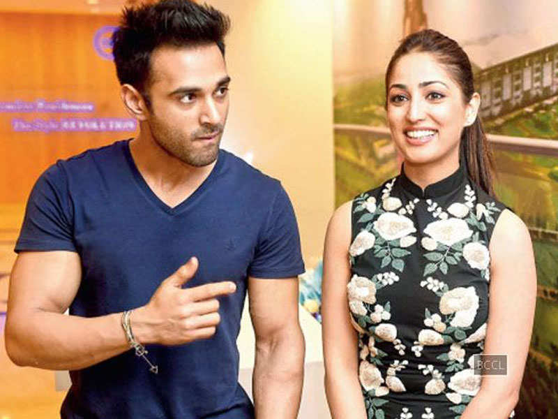 Pulkit Samrat Misbehaves With The Media On Being Clicked With Yami Gautam