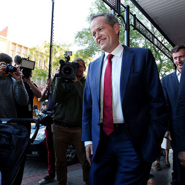 Bill Shorten campaigns in Nowra