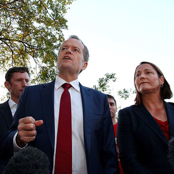 Bill Shorten campaigns in Nowra