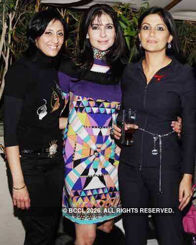 Nishi Singh, Tanisha Mohan, Ammu