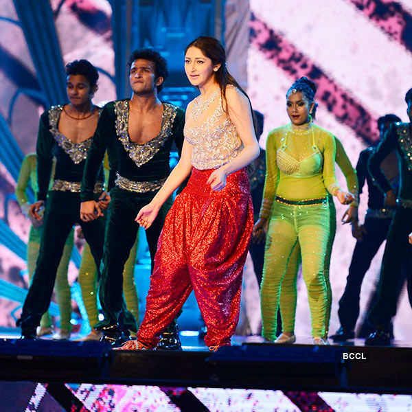 SIIMA 2016: Peppy Performances