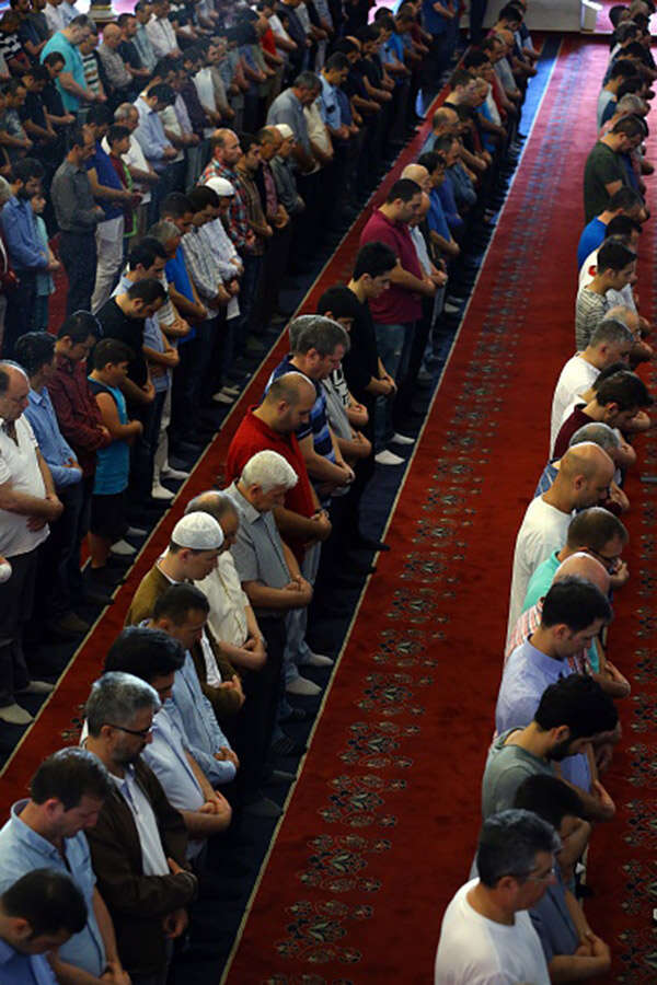 Eid Al-Fitr Around the World