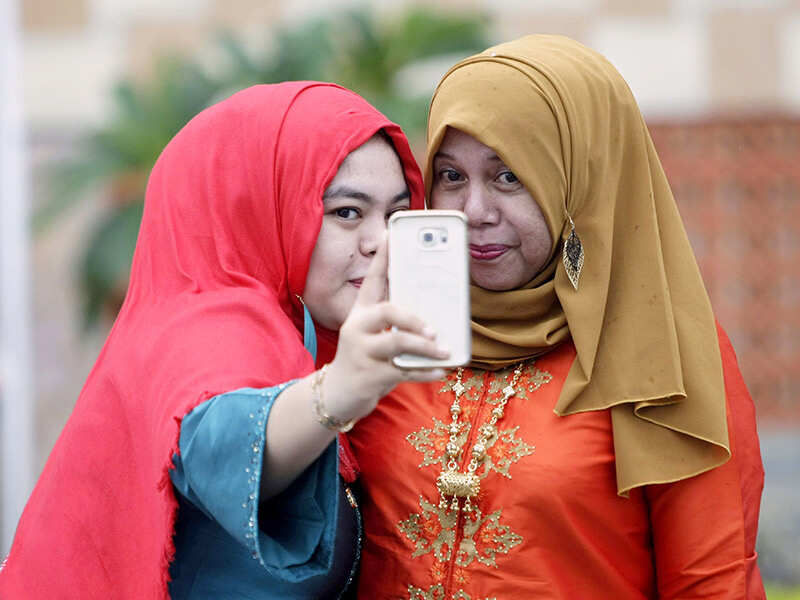 Eid Al-Fitr Around the World