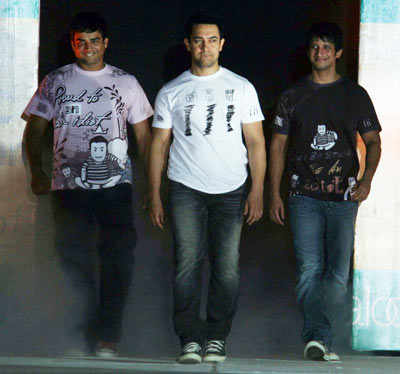 Launch:  '3 idiots' T-shirt