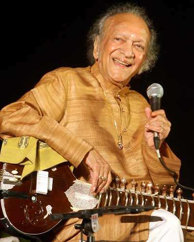 Pt. Ravi Shankar performs