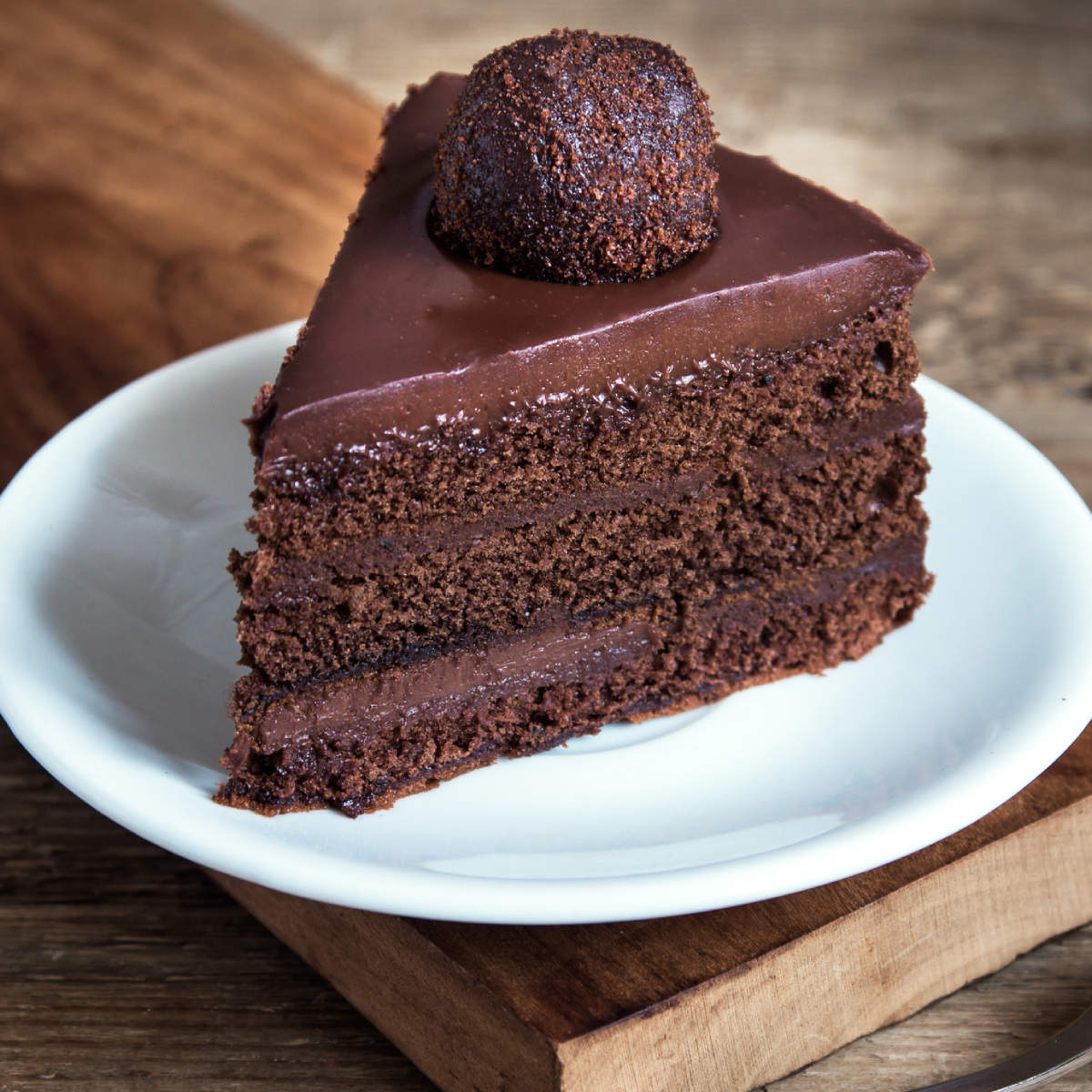 It's never been easier to cover your desserts in chocolate! Cake Puck , Desserts