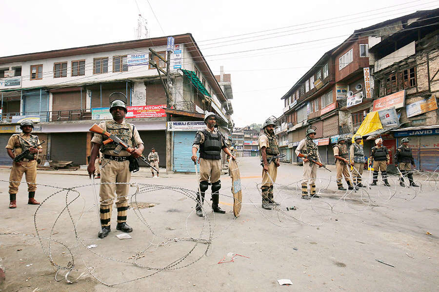 Kashmir violence: Death toll rises to 16