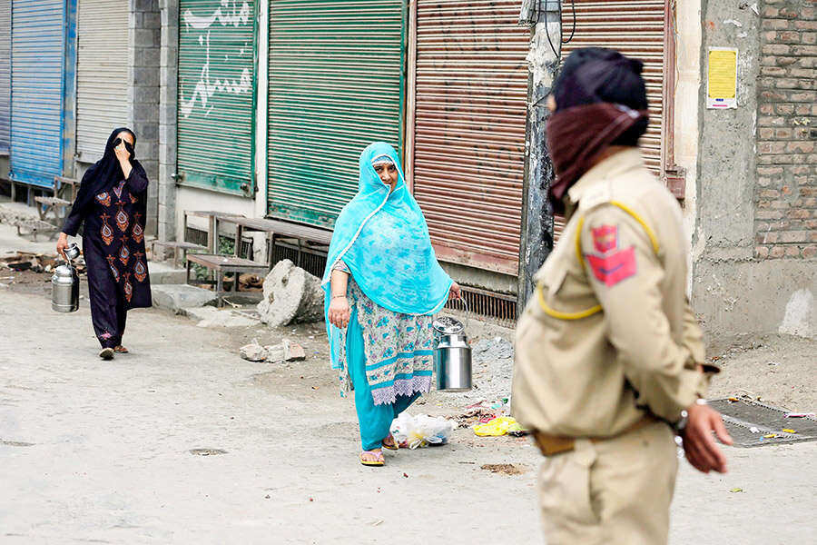 Kashmir violence: Death toll rises to 16